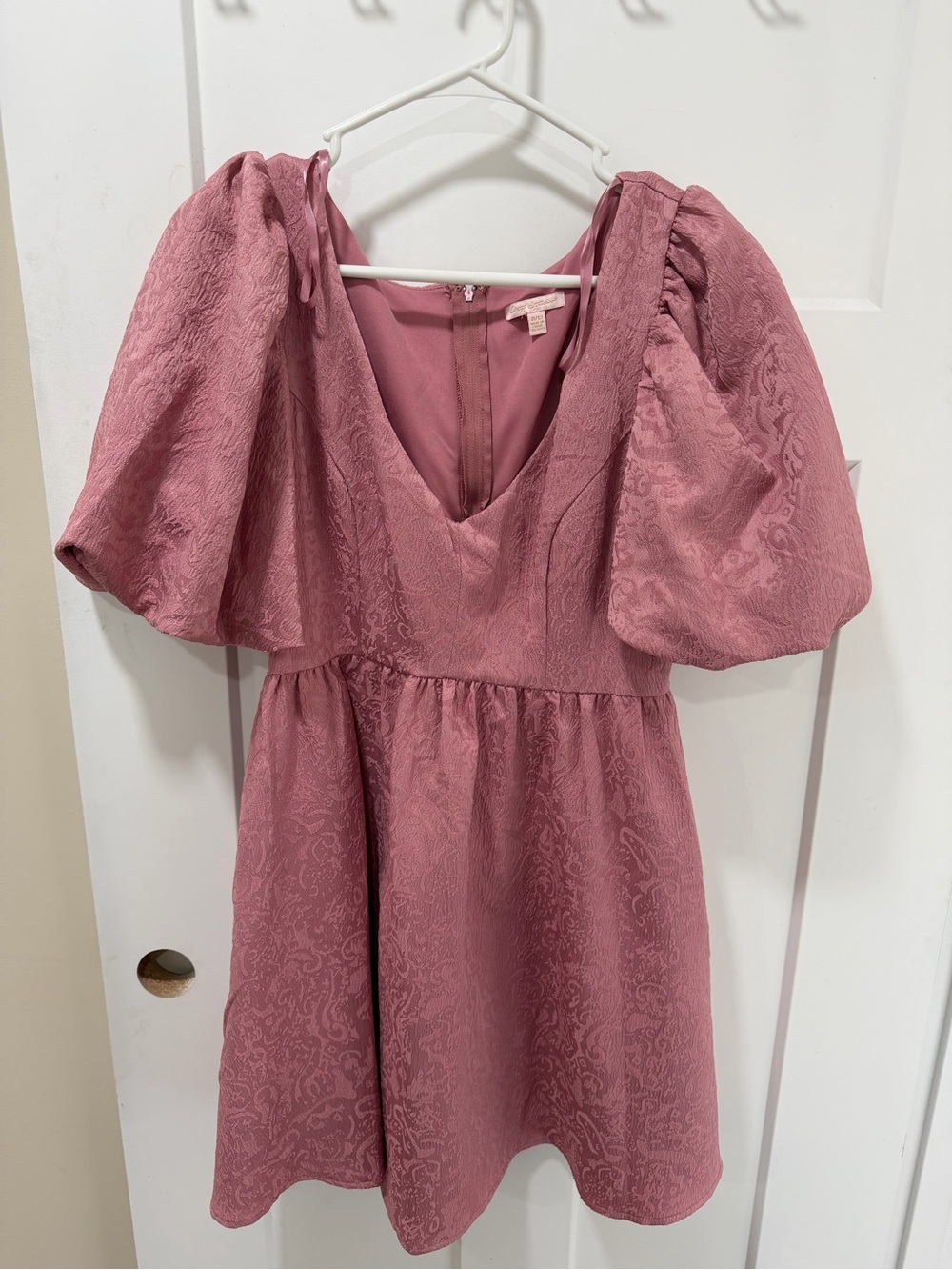 City Studios Rose-Pink Puff-Sleeve Jacquard Dress